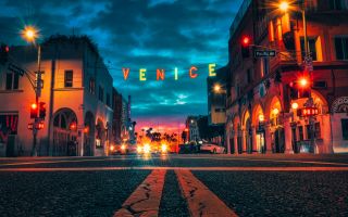 ночная дорога по Венеции