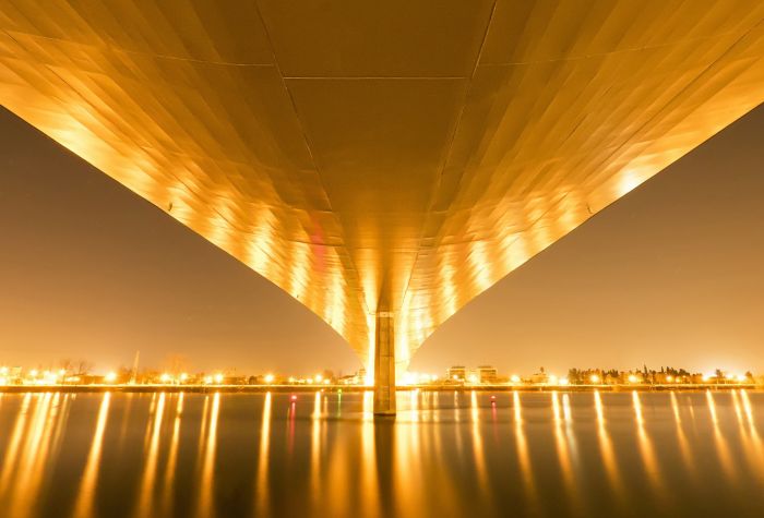 Картинка красивый мост фото с яркими ночными огоньками