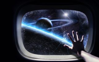рука на иллюминаторе с видом на планеты в космосе